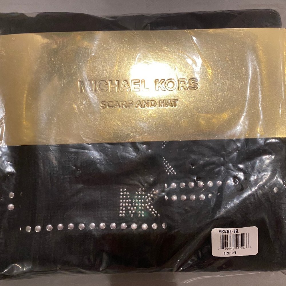 Michael Kors Scarf and Hat Set Black - Picture 3 of 5